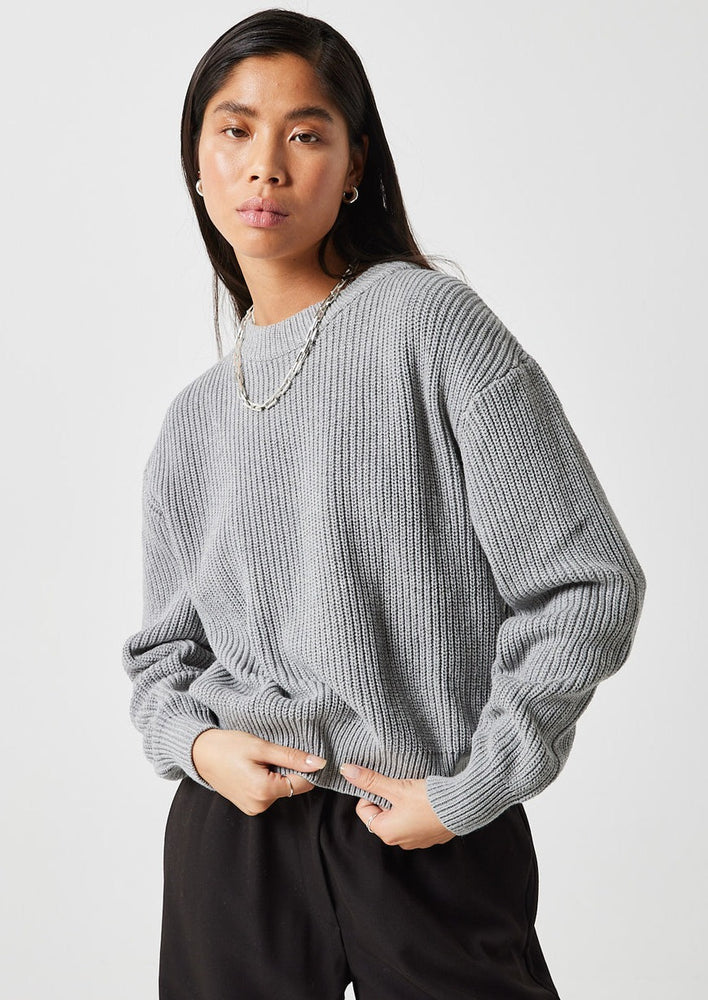 
            
                Load image into Gallery viewer, Minimum ladies mikala organic cotton ribbed knit crew neck basic light grey sweater Manitoba Canada
            
        
