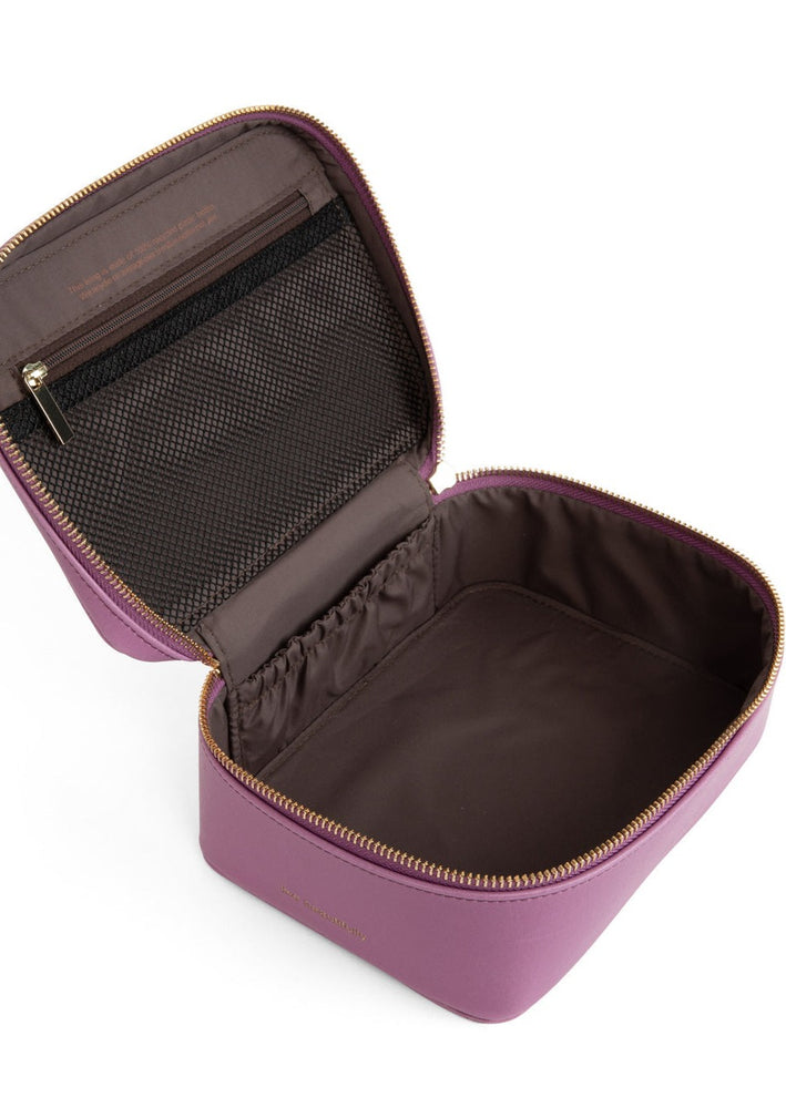Matt & Nat elevated luxurious vegan leather sustainable wisteria purple cosmetic toiletry carrying case makeup bag Manitoba Canada