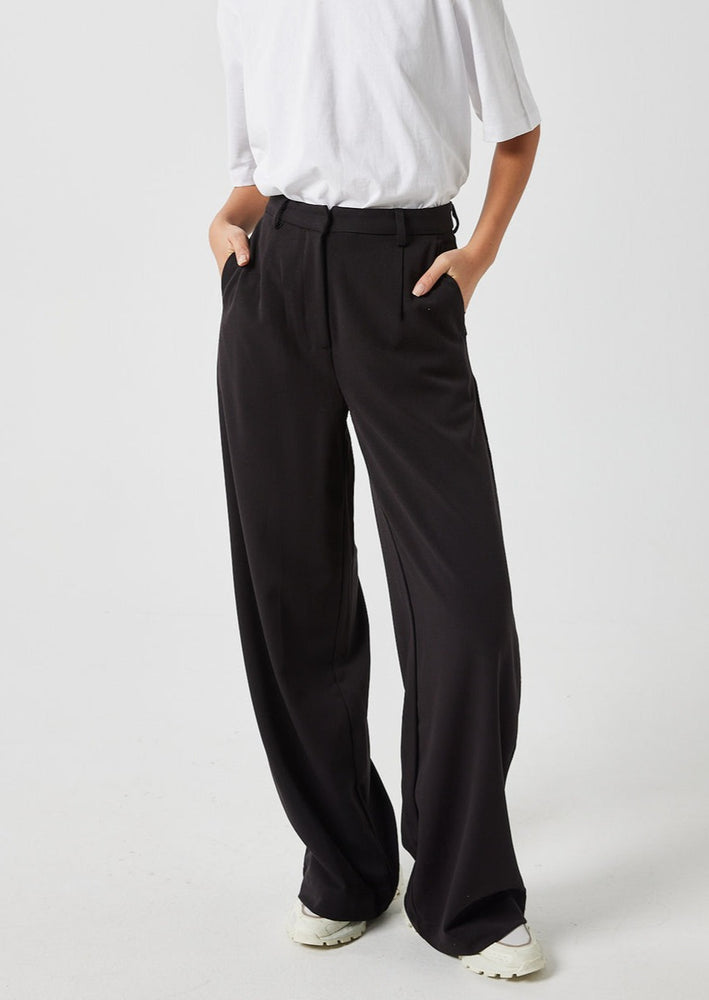 Lessa Trouser