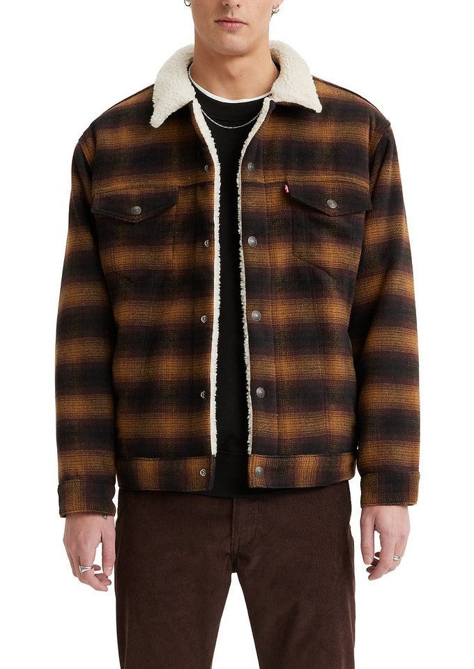 
            
                Load image into Gallery viewer, Levi Strauss vintage inspired relaxed fit sherpa lined scottie plaid trucker fall jacket Manitoba Canada
            
        