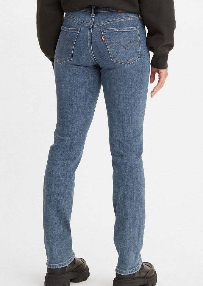 
            
                Load image into Gallery viewer, Levi&amp;#39;s 314 shaping straight leg buttery soft stretch denim jean Manitoba Canada
            
        