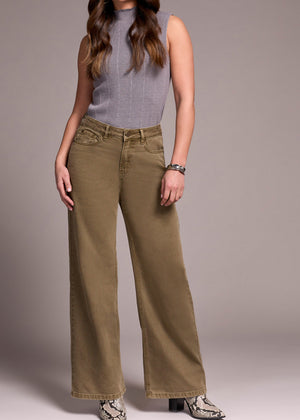 Brooke Hugging Wide Leg
