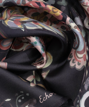 Dreamy Paisley Oblong