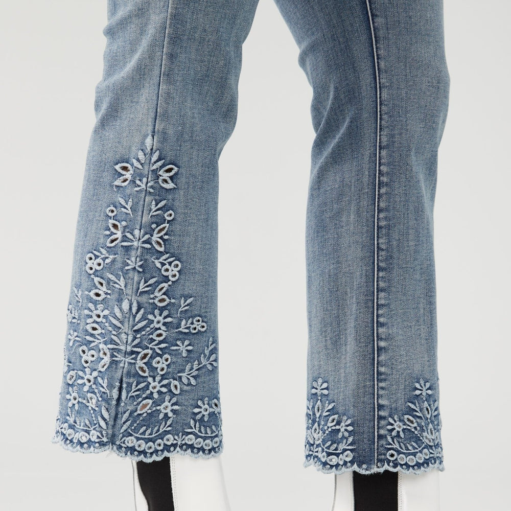 
            
                Load image into Gallery viewer, FDJ Manitoba Canada embroidered Medium Wash Pull-On Boot cut
            
        