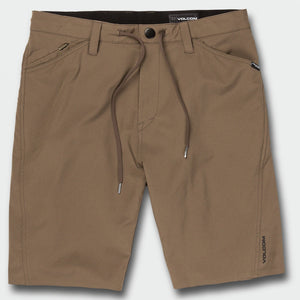 21" outseam hybrid everyday short